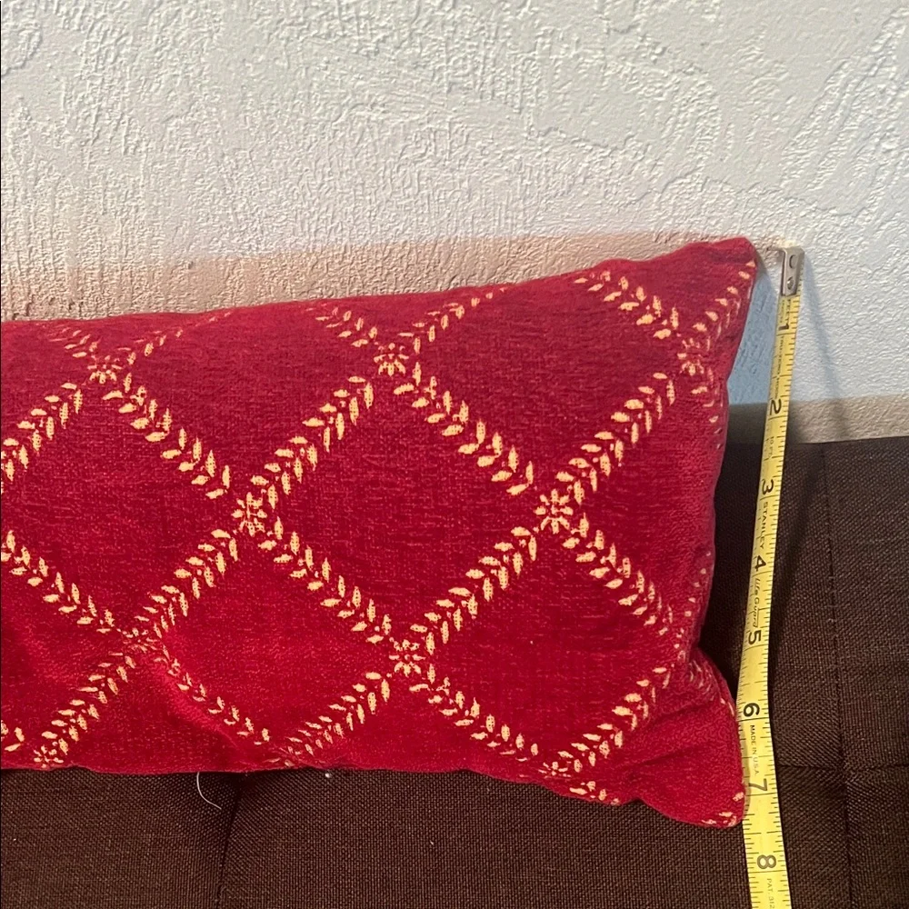 #1542** Vintage 2 Set Of Red Decorative Pillows with Gold Embroidery - Picture 4 of 8